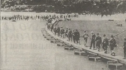 EL EJÉRCITO REPUBLICANO CRUZA EL EBRO