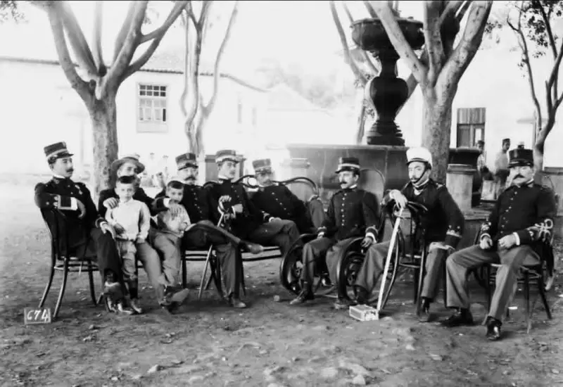 Militares en la Plaza de S. Francisco