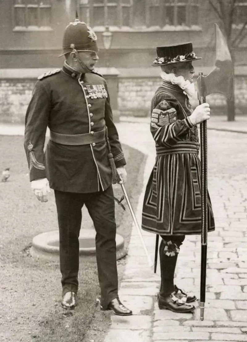 Police Officer and a Tower Guard in London