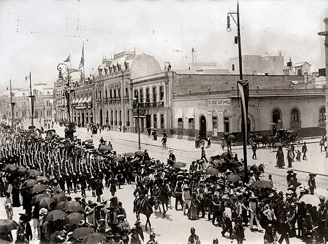 Tropas marchando en Ciudad de México