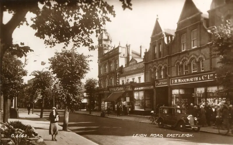 A view along Leigh Road,