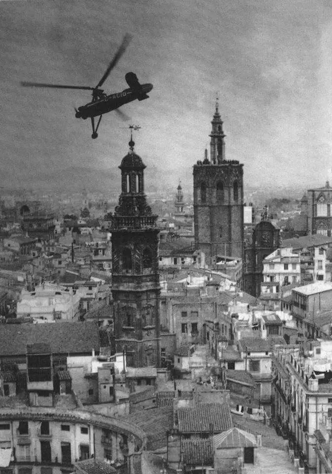 Autogiro sobre Valencia