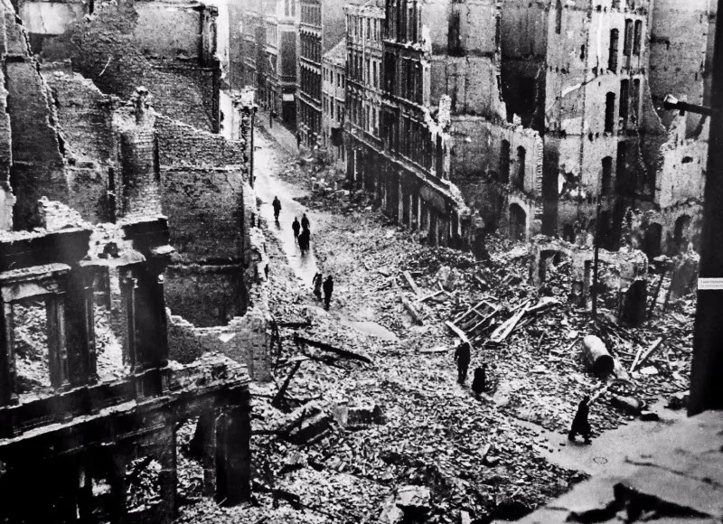 Debris clearance in Berlin