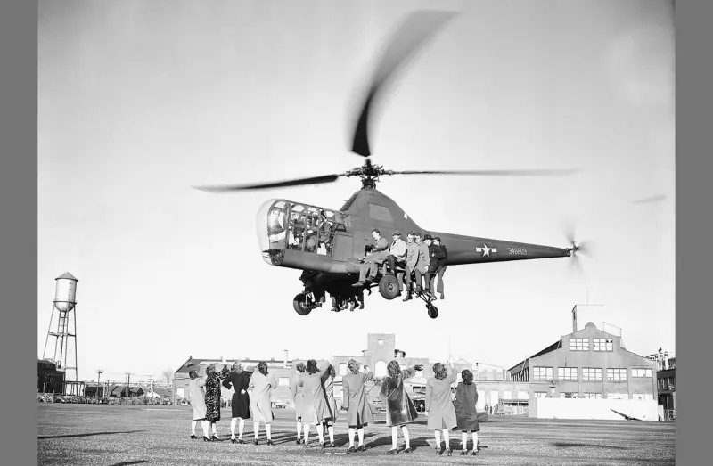 An army Sikorsky R-5 