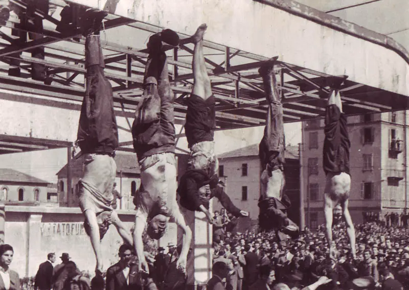 Mussolini e Petacci a Piazzale Loreto