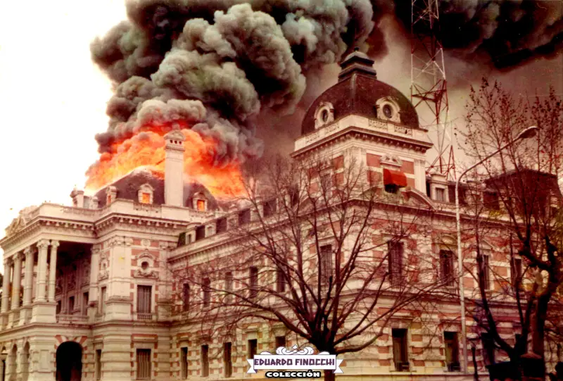 Incendio Casa de gobierno. La Plata Bs As Argentina. Autor: Eduardo Finocchi