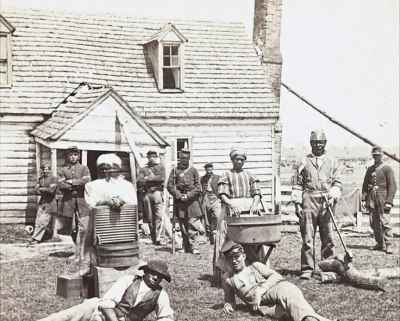 African American refugees with Union soldiers