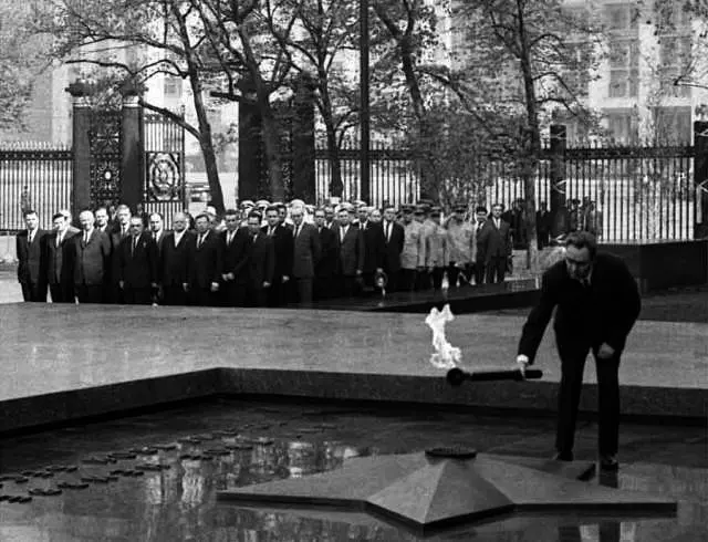 Leonid Brezhnev lights the Eternal Flame