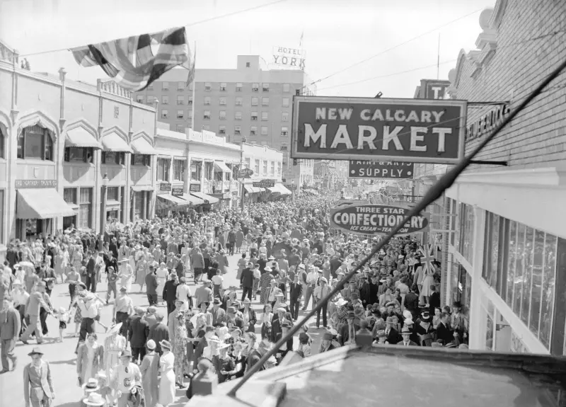 Stampede parade crowds in the street 