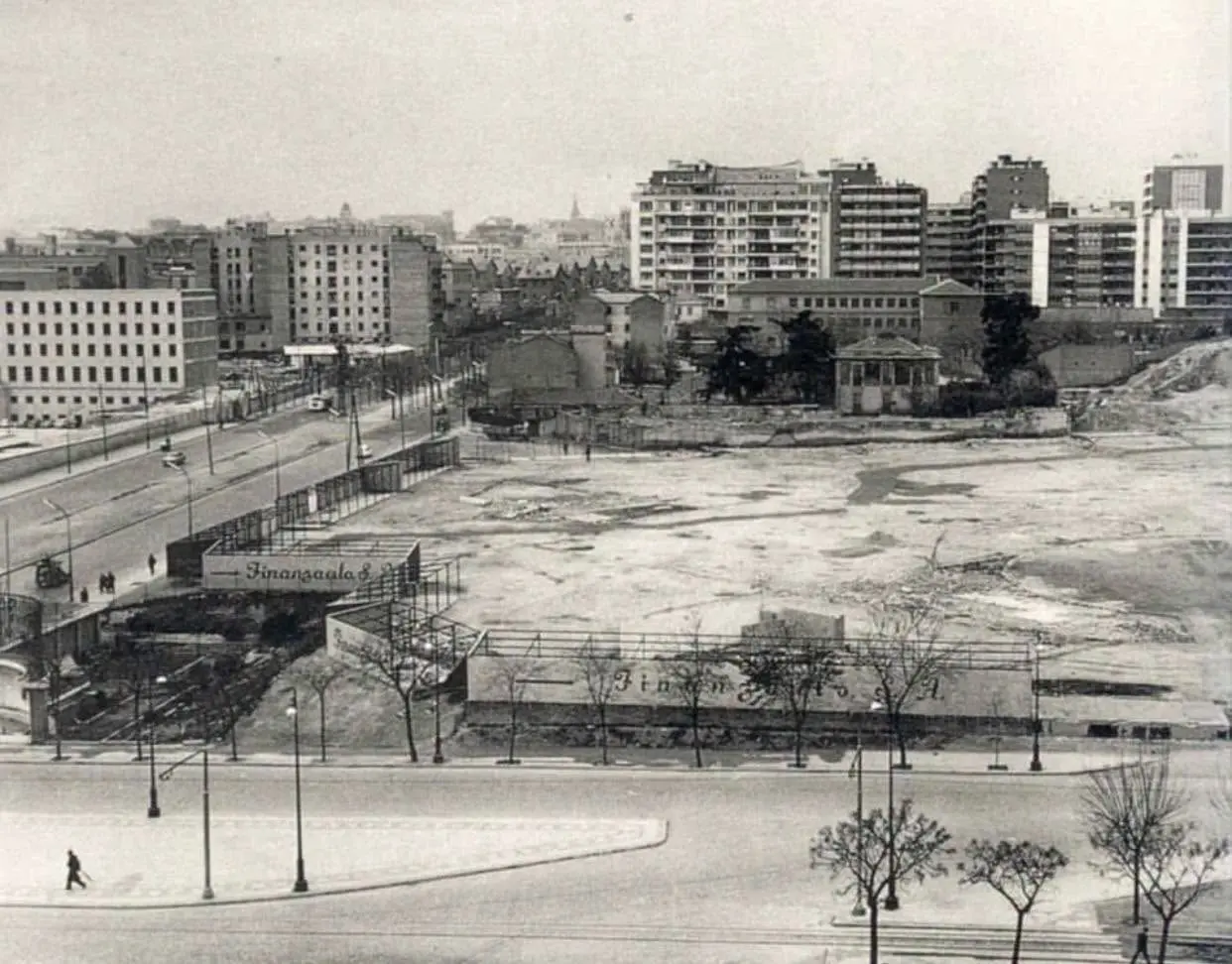 Castellana esquina Raimundo Fernández Villaverde. 
