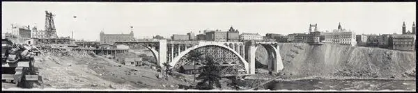 Construction of Monroe Street Bridge