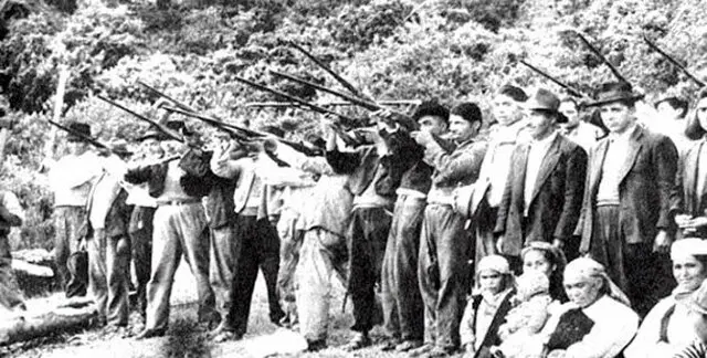 Grupo de sublevados en Ránquil 