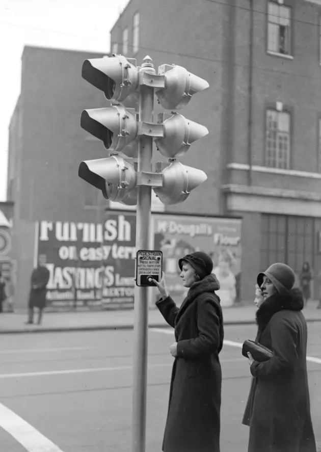 Traffic lights in Croydon