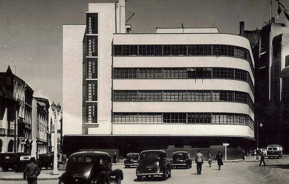 Modernidad en la Plaza Sotomayor