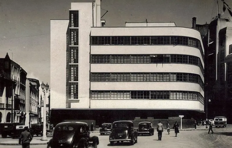 Modernidad en la Plaza Sotomayor