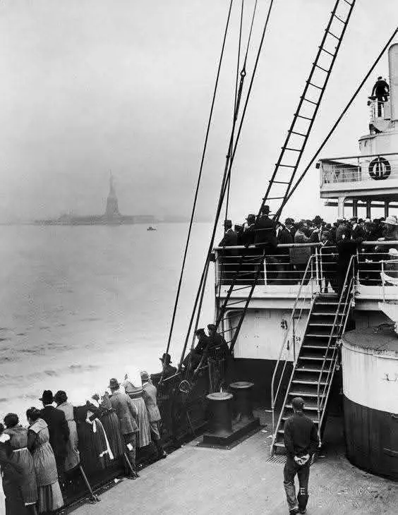 Immigrants aboard an ocean liner  Immigrants aboard an ocean liner