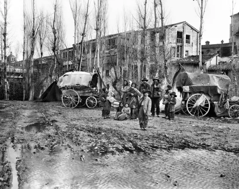 Gitanos húngaros (o romaníes de Hungría), junto al río Ebro.