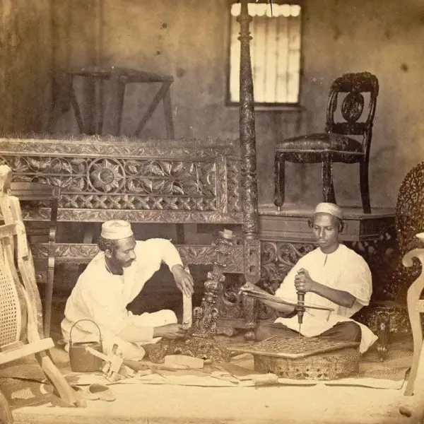Wood carvers at work
