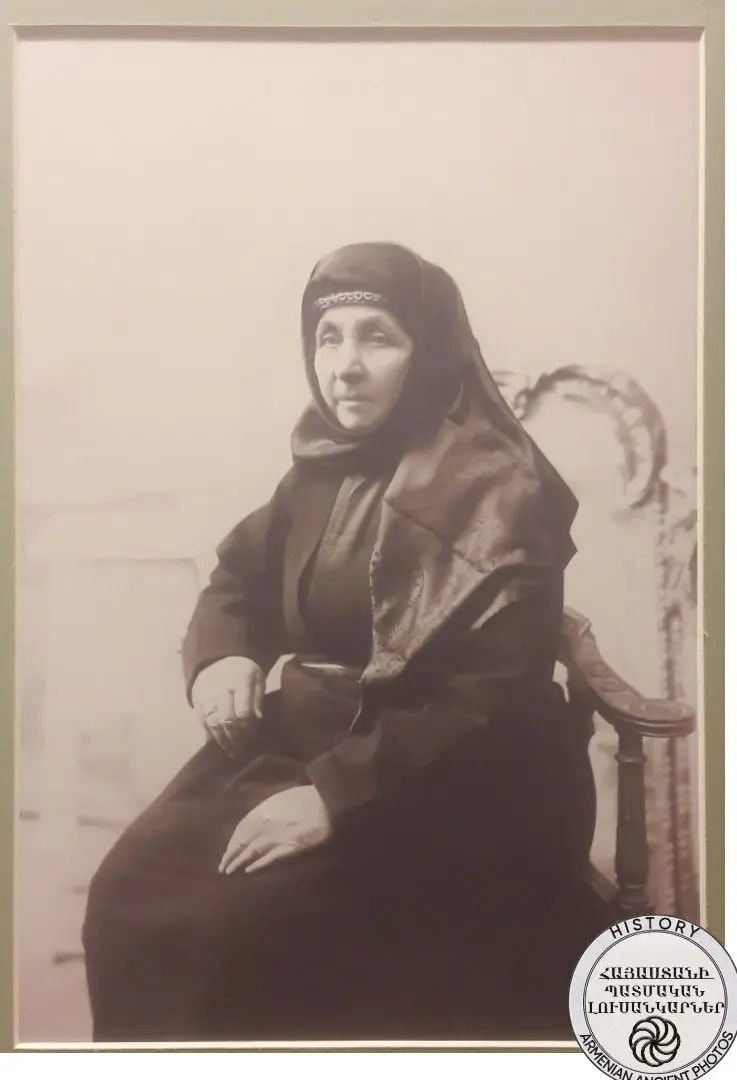 Avetik Isahakyan's mother