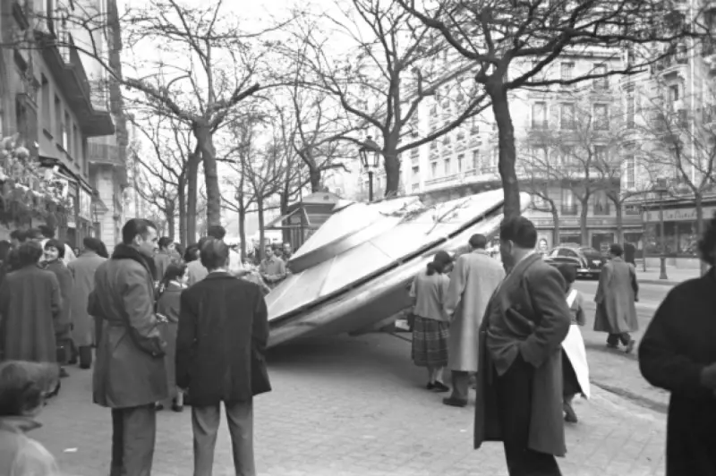 OVNI - UFO en la C/ Narváez