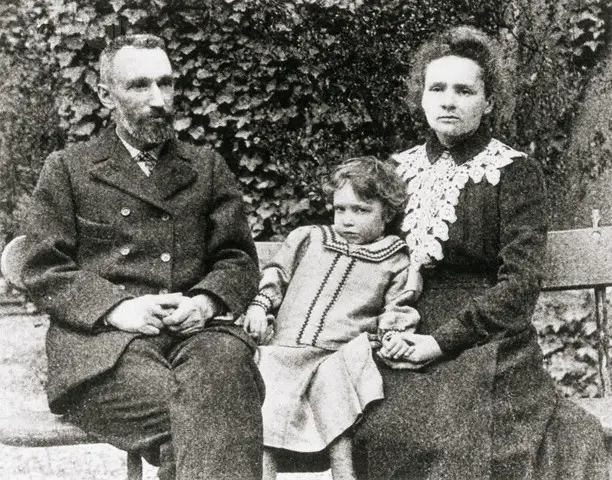 Pierre, Irène y Marie Curie