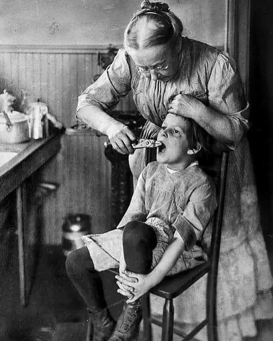 Tooth Extraction in 1920s Home