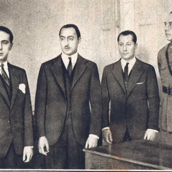 José Antonio y Miguel Primo de Rivera, junto a Sancho Dávila
