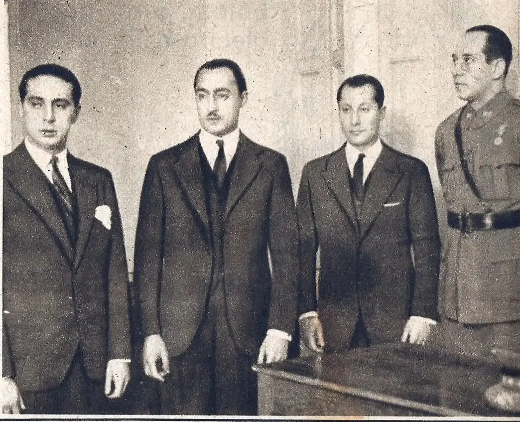 José Antonio y Miguel Primo de Rivera, junto a Sancho Dávila