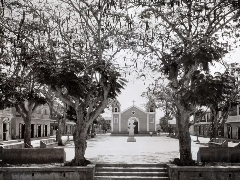 Plaza en el centro de la ciudad