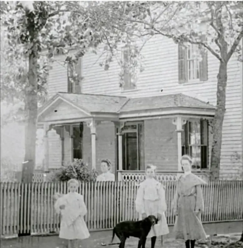 Home of John Harris Tomlinson