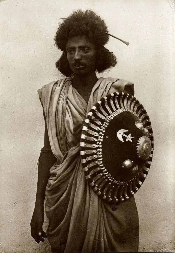 Native Bileno Warrior, Shield