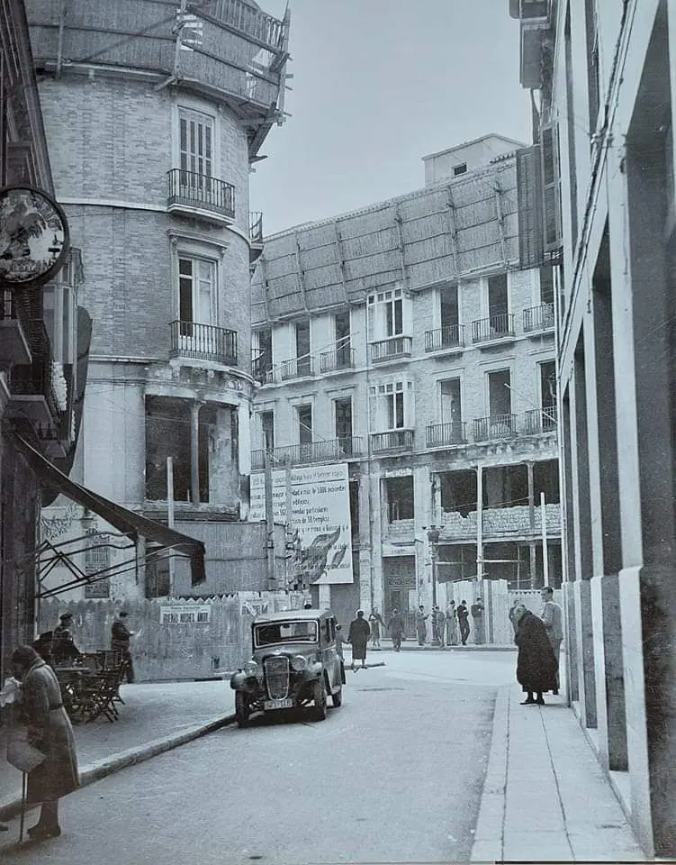 Calle Larios desde calle Salinas. Calle Larios desde calle Salinas.