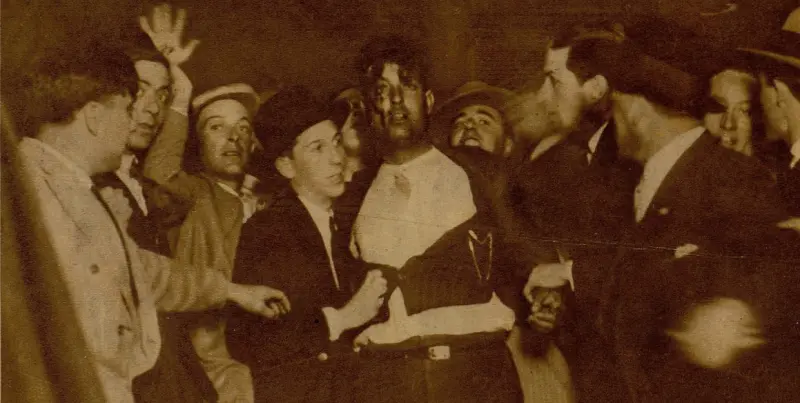 PISTOLERO DETENIDO EN PUERTA DEL SOL POR LA MULTITUD