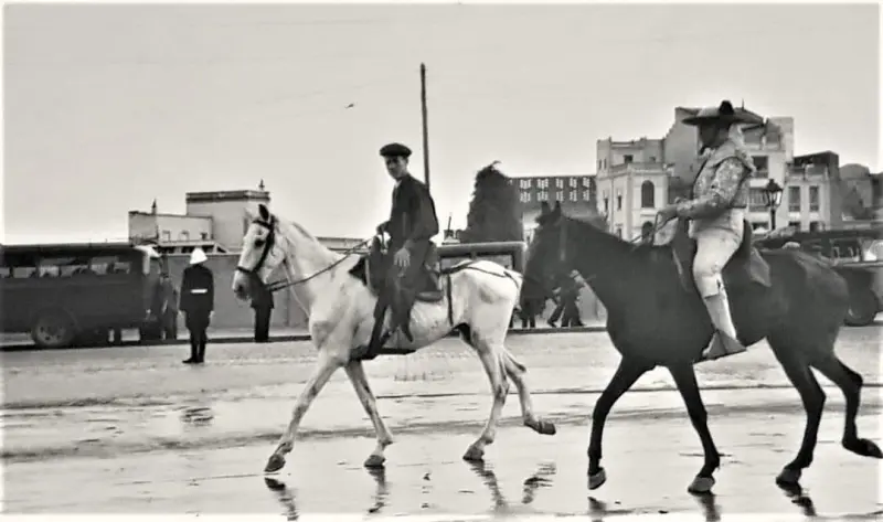 CAMINO A LA PLAZA DE TOROS.