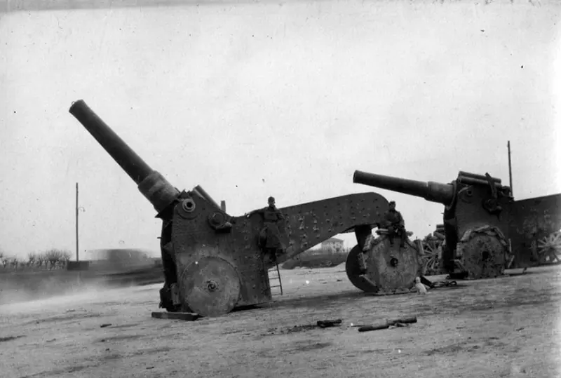 Italian Heavy Artillery in Action