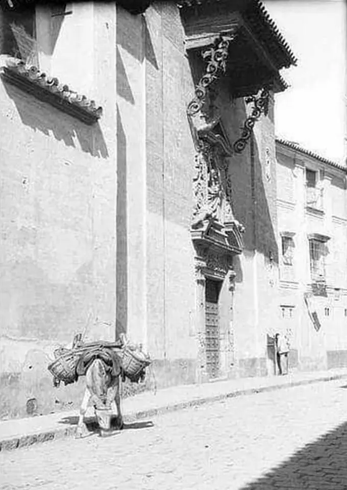 Fachada de la parroquia de Santa Maria Magdalena