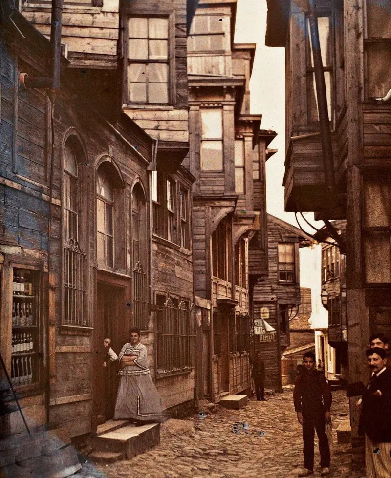 Constantinople (later Istanbul) street scene