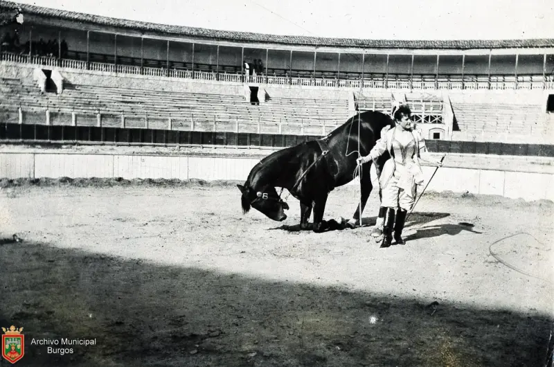 DOMADORA DE CABALLOS