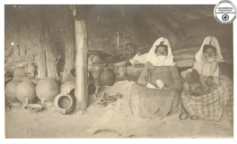 Women of Vaspurakans in the Tondratana Gyavash early 20th century.