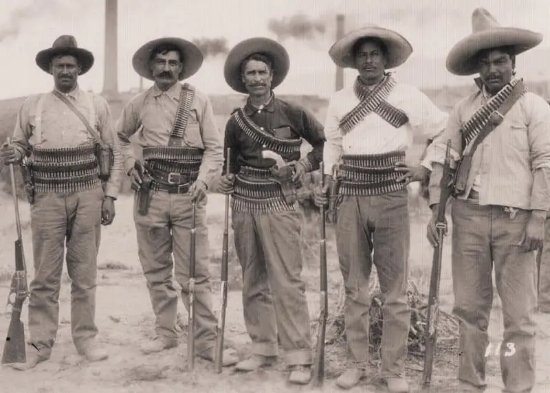 Revolucionarios en el campamento de Madero