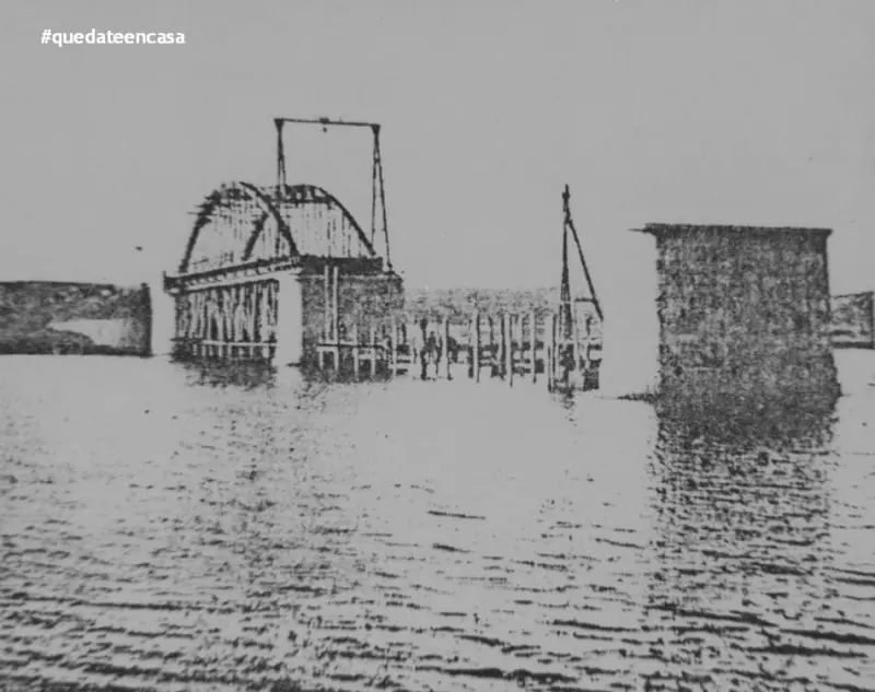 CONSTRUCCIÓN PUENTE DE HIERRO