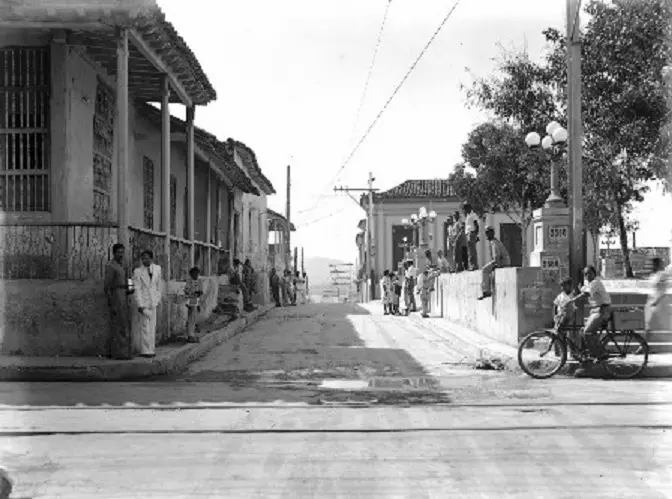 Calle Trinidad entre Santo Tomás y San Fermín