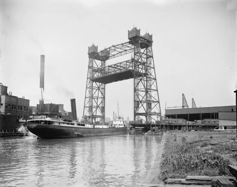 Halsted Street Vertical Lift Bridge