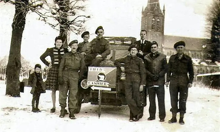 De bevrijders uit Canada op de Dorpsinge