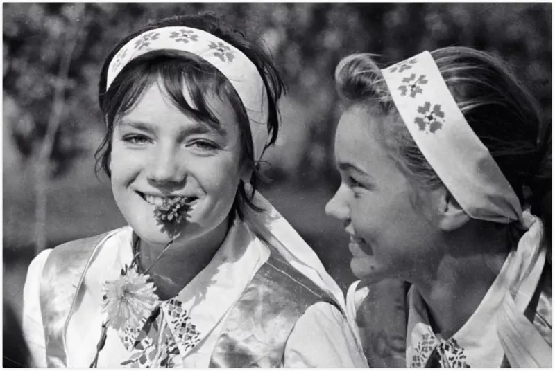 The girls of the Krasnaya Zvezda collective farm in the Brest region at the harvest festival