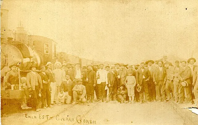 Hombres del salitre: trabajadores en Sierra Gorda