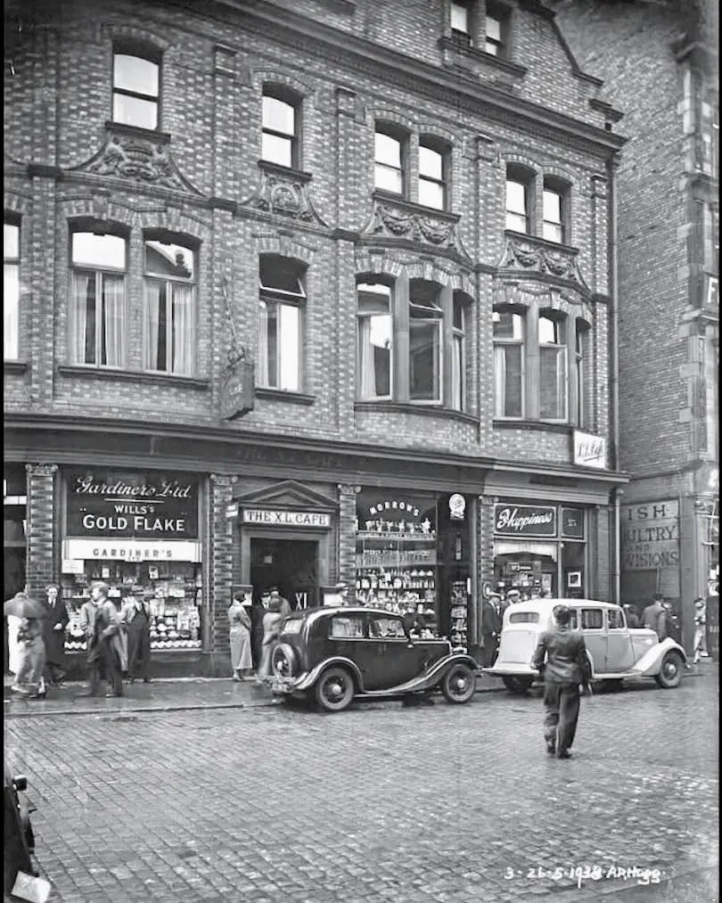 Cornmarket, at Arthur Square. Cornmarket, at Arthur Square.