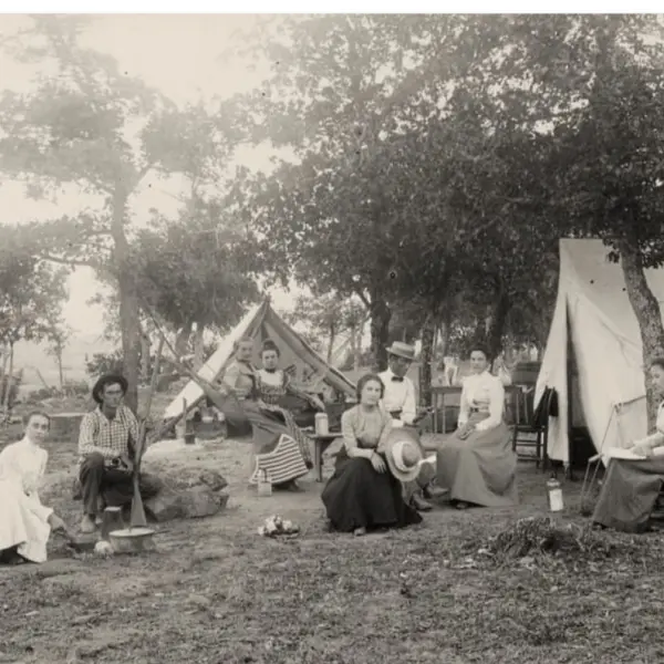 Mattie Lee Lacy with two men and six women