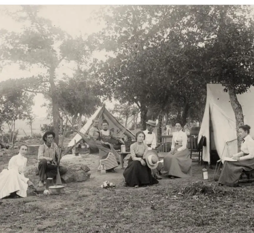 Mattie Lee Lacy with two men and six women