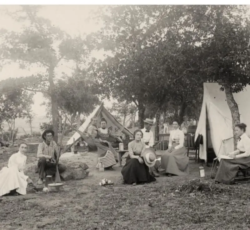 Mattie Lee Lacy with two men and six women
